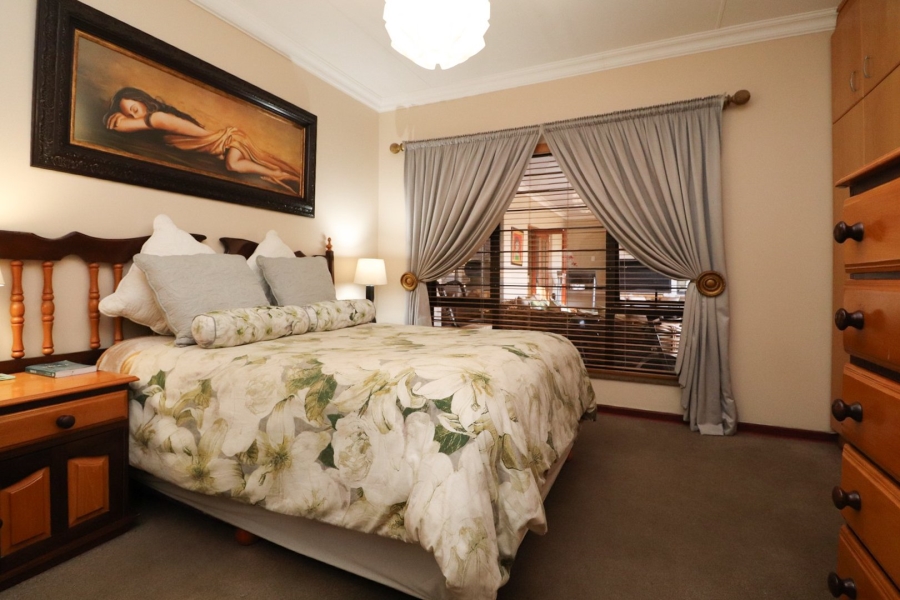3 Bedroom Property for Sale in Wilkoppies North West